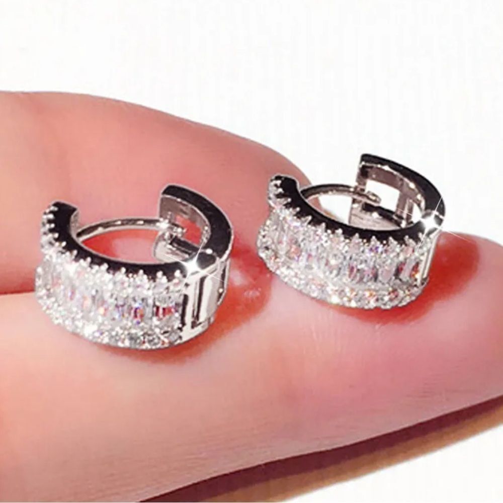 👠 Beautiful Gold Plated Cz Diamond Huggies - Picture 5 of 10